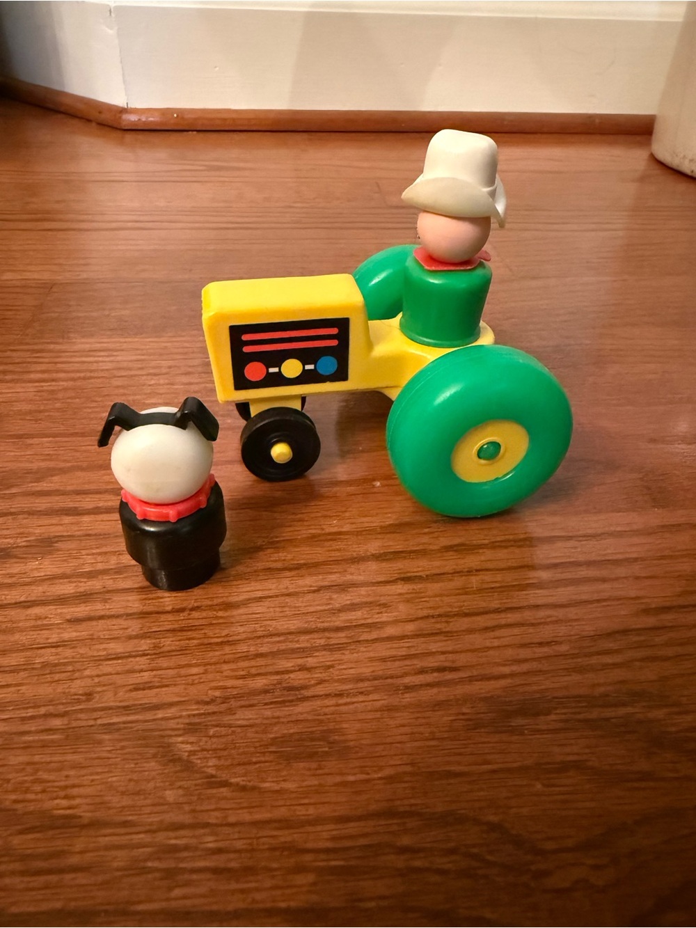 Vintage Fisher Price Little People Tractor Cowboy & Dog Lot Farm Western - Picture 2 of 3